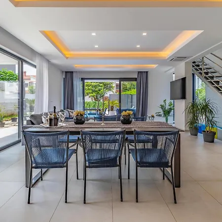 Дом отдыха In With Kitchen Пула