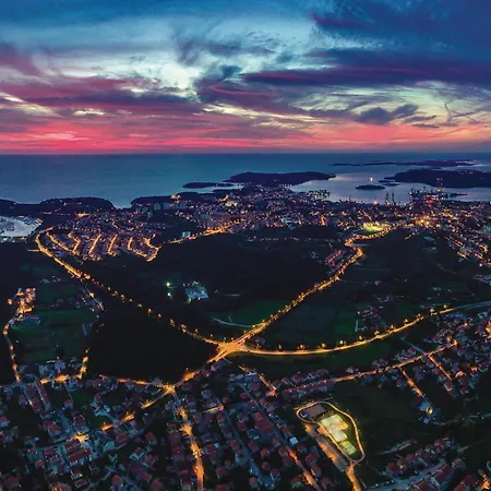 In With Kitchen Дом отдыха Пула