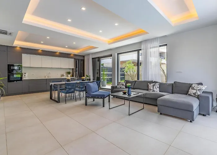 In With Kitchen بيت للعطل *