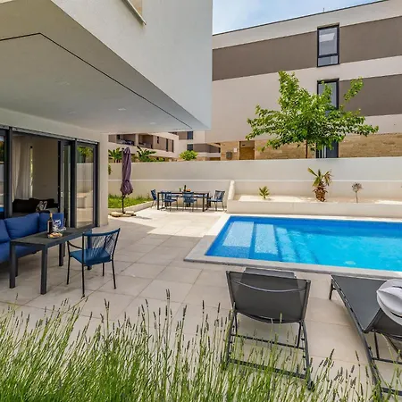 Holiday home In With Kitchen Pula