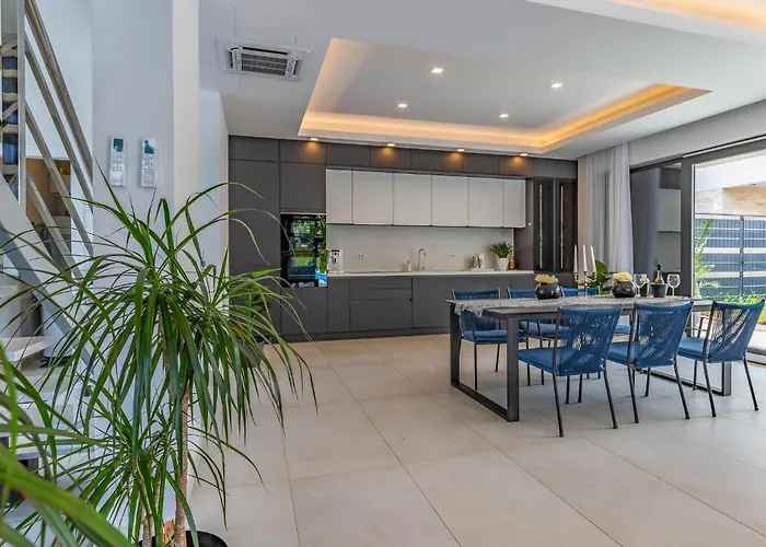 In With Kitchen *